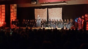 Παράσταση, Αρκαλοχώρι, Τέμπη