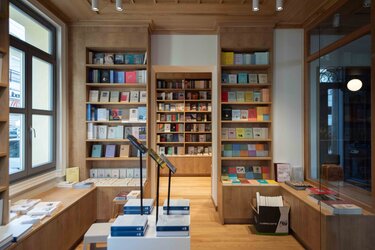 panepistimiakes ekdoseis kritis