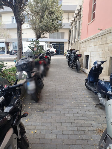 Χάνδακος, Δίκυκλα