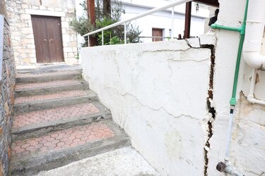 Βούτες, Ρηγματώσεις