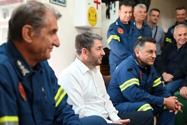 Νίκος Ανδρουλάκης πυροσβέστες