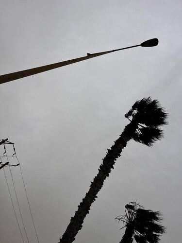 Αμμουδάρα, κολόνα φωτισμού