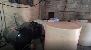 Χειροπέδες για το παράνομο αποστακτήριο – συσκευαστήριο αλκοολούχων ποτών