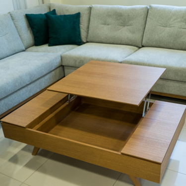 Τζοράκης, Τραπέζι