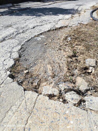 Κοκκίνη Χάνι, Δρόμοι