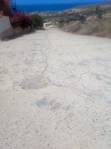 Κοκκίνη Χάνι, Δρόμοι