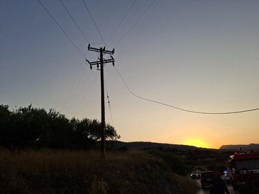 Φωτιά στις Μελέσες - Επί ποδός η Πυροσβεστική