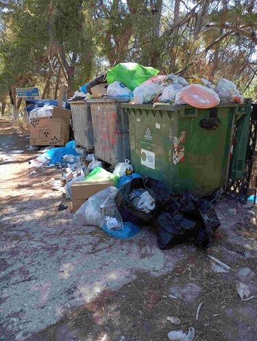 γεμάτοι κάδοι