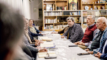 Μαθήματα ριζίτικου με την Παραδοσιακή Παρέα Νέας Κυδωνίας.