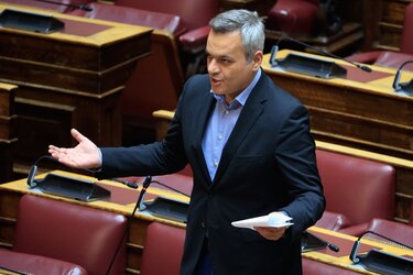 Χάρης Μαμουλάκης