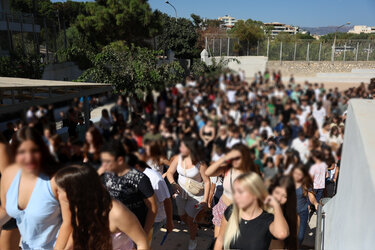 λειο: Με χαμόγελα η επιστροφή των μαθητών στα σχολεία - Πλούσιο φωτορεπόρταζ