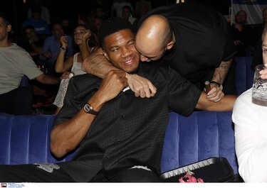 Το γλέντι της «χάλκινης» Εθνικής στα μπουζούκια (photos & videos)