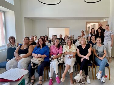 Σχολικές συνοδοί, Σεμινάρια