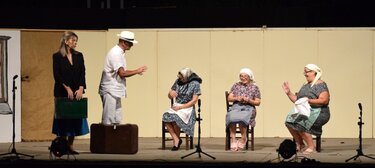 θεατρική παράσταση