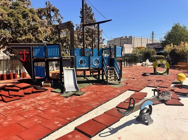 Στην τελική ευθεία η ανακατασκευή της παιδικής χαράς στο Γάζι 