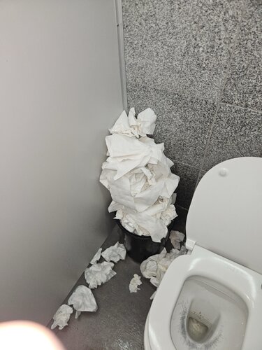 Αεροδρόμιο Ηρακλείου Τουαλέτα