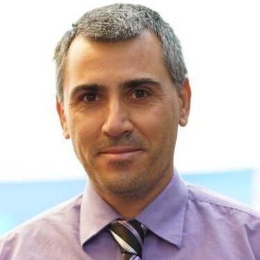  Kώστας Πικραμένος