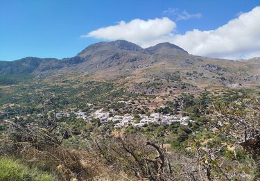 Ορεινό, Πεζοπορία