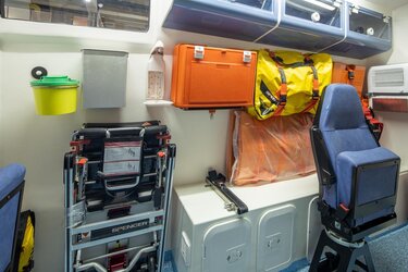 πλωτό ασθενοφόρο