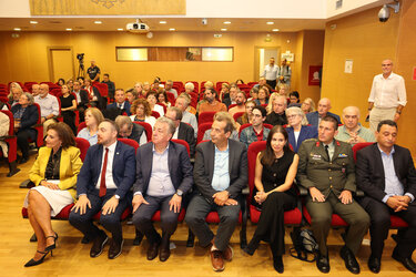 Έκθεση, Εγκαίνια