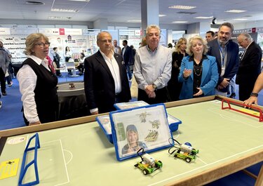 Σταύρος Αρναουτάκης από τα «Innodays 2025» «Δέσμευση μας ο εξοπλισμός όλων των Δημοτικών Σχολείων της Κρήτης με κιτ ρομποτικής εντός τριετίας» Παραδόθηκαν τα πρώτα 300 κιτ για τις ανάγκες 150 Δημοτικών Σχολείων