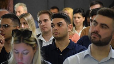 Δικηγόροι, Ημερίδα