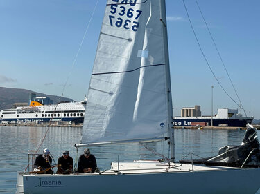 ιστιοπλοΐα j24