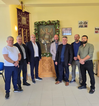 Με ιδιαίτερη λαμπρότητα γιόρτασαν και φέτος οι κρεοπώλες του Νομού Ηρακλείου τον προστάτη του Συνδέσμου τους Μιχαήλ Αρχάγγελο. 