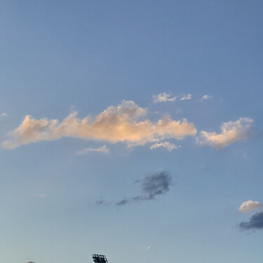 Ένα σύννεφο σαν την Κρήτη και ένας χαρταετός στον ουρανό του Ηρακλείου