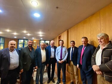 Γρηγόρης Νικολιδάκης, Επαφές