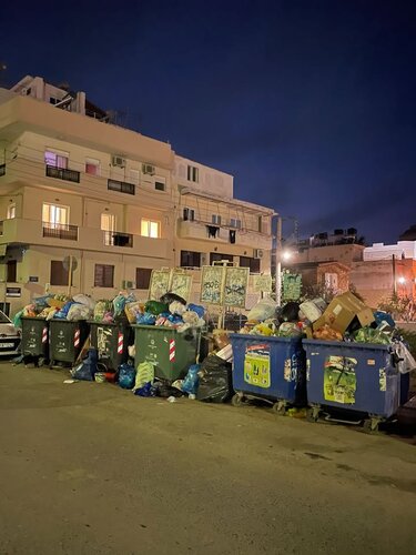 Σκουπίδια, Οδός Κονδυλάκη