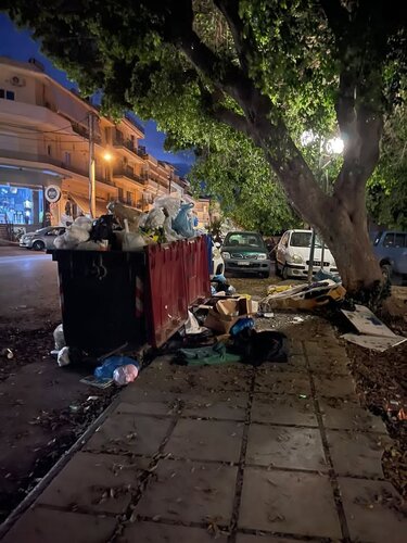 Σκουπίδια, Οδός Κονδυλάκη