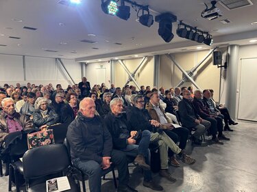 «Πραγματοποιήθηκαν τα εγκαίνια της Έκθεσης Σύγχρονης Τέχνης «Μίκης Θεοδωράκης (1925–2021): Ο Άνθρωπος, ο Μουσικός, ο Πολιτικός, ο Επαναστάτης…» στο Πολύκεντρο Βουκολιών, του Δήμου Πλατανιά