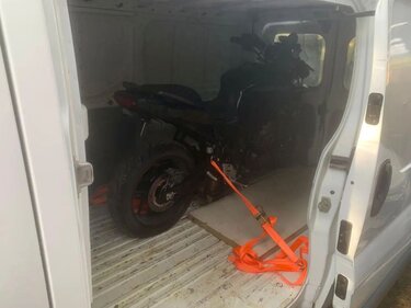 Καλύβια μηχανή