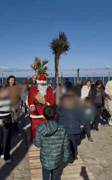 Ηράκλειο: ο&nbsp; Άι Βασίλης έφθασε με τζετ- σκι για τα παιδιά των λιμενικών