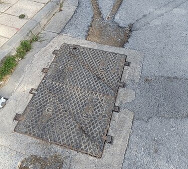 Μεσαμπελιές, Μπαλώματα, Δρόμοι