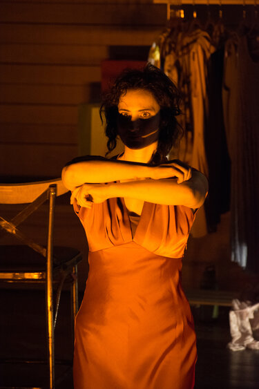 BEHOLD, Παράσταση