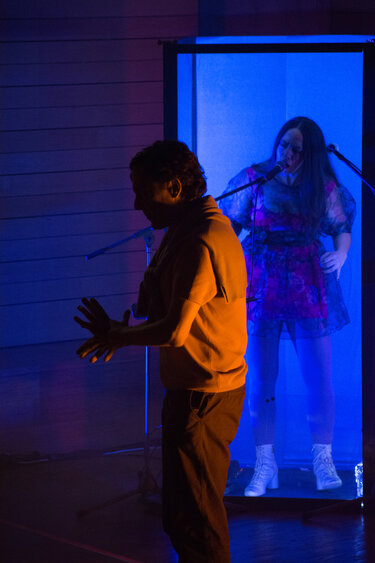 BEHOLD, Παράσταση