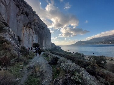 Ορειβατικός Αγίου Νικολάου, Πλακιάς