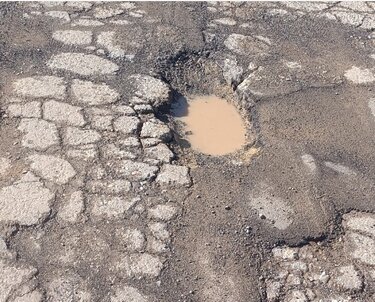 Πλατεία Σινάνη Λακκούβες3