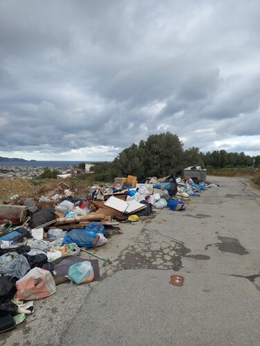Σκουπίδια Κορακοβούνι