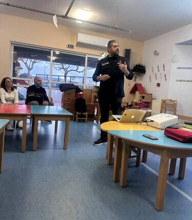 Στόχος η ενίσχυση της ετοιμότητας όλων στην αντιμετώπιση επειγόντων περιστατικών που αφορούν βρέφη και παιδιά