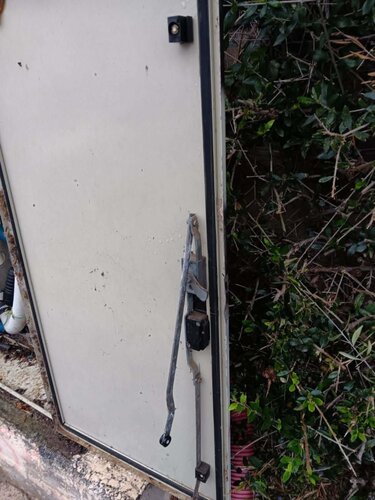 Eσπασαν KAΦΑΟ και άφησαν την Αγία Μαρίνα χωρίς φωτισμό