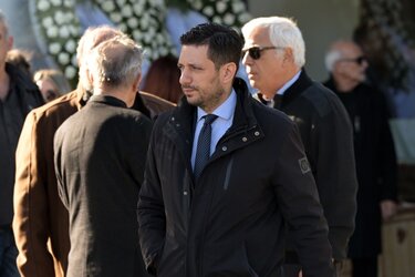 κηδεία-παπαδάκη