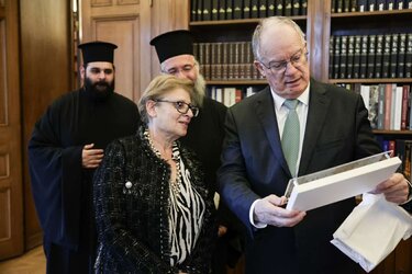 Προεδρία της Δημοκρατίας, Κρητική Αντιπροσωπεία, Αρκαδική Εθελοθυσία