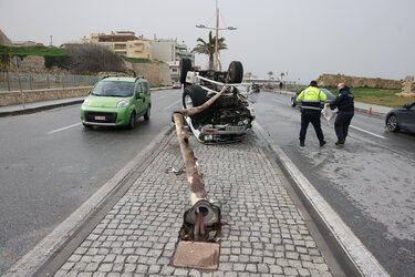 Παραλιακή Λεωφόρος, Ανατροπή