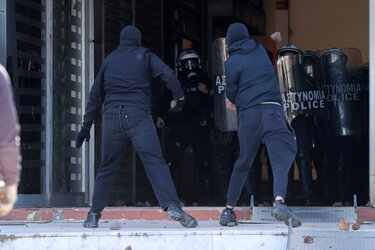 Συλλαλητήριο για τα Τέμπη: Φωτογραφίες από τα επεισόδια στο κέντρο του Ηρακλείου