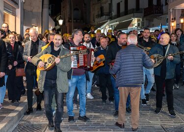 Ρέθυμνο: Οι ρομαντικές καντάδες αναβίωσαν στην παλιά πόλη! 1