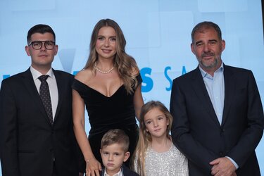 Όμιλος Καράτζη, Κοπή πίτας