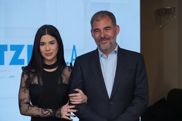 Όμιλος Καράτζη, Κοπή πίτας